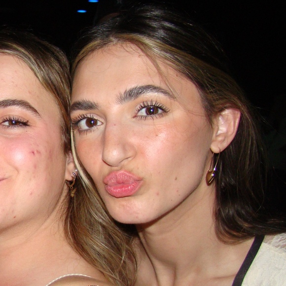 Meet your Posher, Molly - Picture 1 of 1